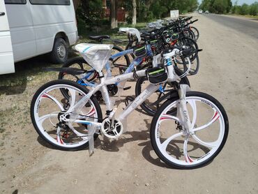 Городские велосипеды: Городской велосипед, BMW, Рама M (156 - 178 см), Новый
