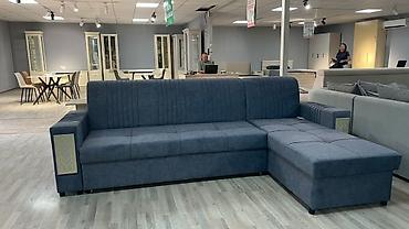 sofa: Угловой диван с оттоманкой, обивка — велюр/микрофибра тёмно-синего — 1