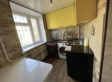 сколько стоит 2х комнатная хрущевка: 2 комнаты, 48 м², Хрущевка, 3 этаж, Свежий ремонт — 1