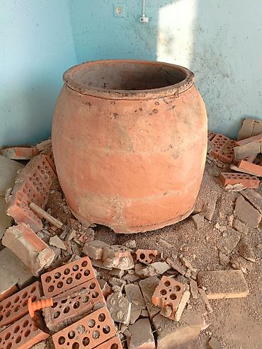 metbex tulleri: TENDİR Böyük həcmli gil küp (quyu-küp/karas). Xüsusiyyətlər: - — 2