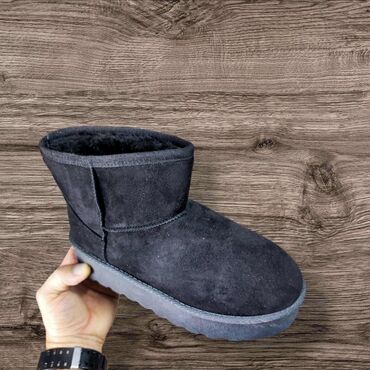Čizme: UGG KIDS 🎀

Vel.: 25 do 36
Cena: 3700 din 🎀 
🤍 — 7