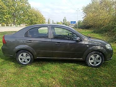 daewoo nexia 2005: Chevrolet Aveo: 1.4 l | 2011 il 170000 km Sedan — 2