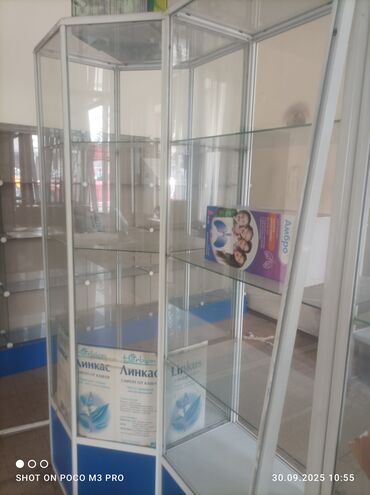 шкаф витринный: За Аптека Торговые стеклянные витрины и стеллажи Комплект торгового