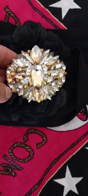 zlatni kais za haljine: Narukvica sa strasom. i ogrlica sa strasom
