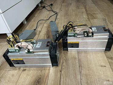 qida bloku qiymeti: Bitcoin Miner + qida bloku
Майнер + блок питания

Antminer S9 14TH