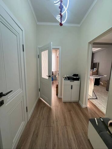продам 3 х комнатную: 2 комнаты, 48 м², Элитка, 2 этаж, Дизайнерский ремонт