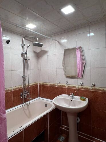 Uzunmüddətli kirayə mənzillər: Həzi Aslanov metrosuna 4 deq mesafədə yerlesən 5 mərtəbənin,1- ci — 12