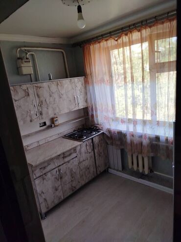 пол дом ошский рынок: 1 комната, 31 м², Хрущевка, 4 этаж, Косметический ремонт