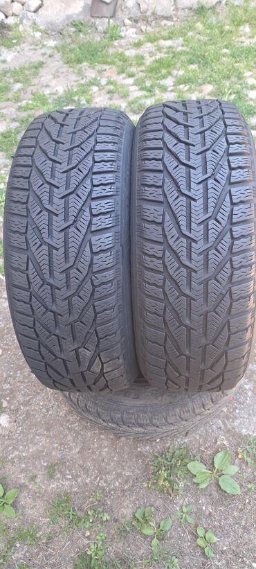 Tyres & Wheels: Prodajem 2kom polovne zimske auto gume dimenzije 205 55 R16 Riken Snow
