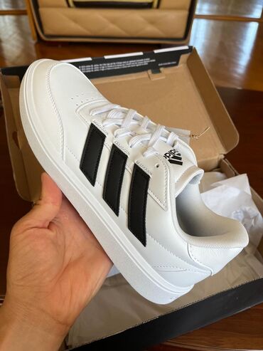 qaçış ayaqqabısı: Adidas ( orginal ) kisi ayaqqabisi 43 ölçüdə. Yeni
