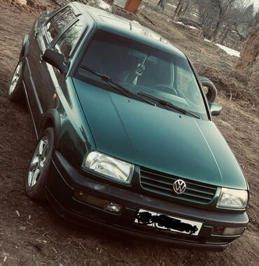 арзан автомобил: Volkswagen Vento: 1995 г., 1.8 л, Механика, Бензин, Седан