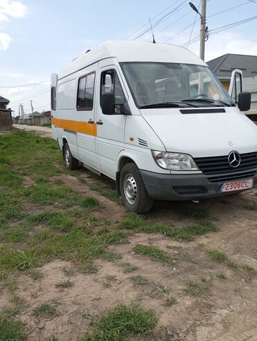 спринтер будка холодильник: Белый фургон Mercedes-Benz Sprinter с оранжевой полосой по бокам