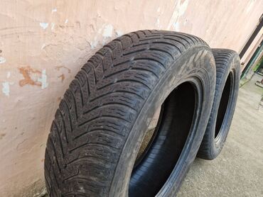 Tyres & Wheels: Nokian M+S 185-65/15 DOT2920  dva komada 4500din.Moze slanje ili licno