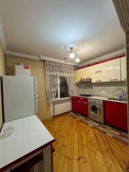 Uzunmüddətli kirayə mənzillər: Gəncə şəhərində Tam Merkez Yeni temirli Bütün eşyalari ile 2 otaqli — 8