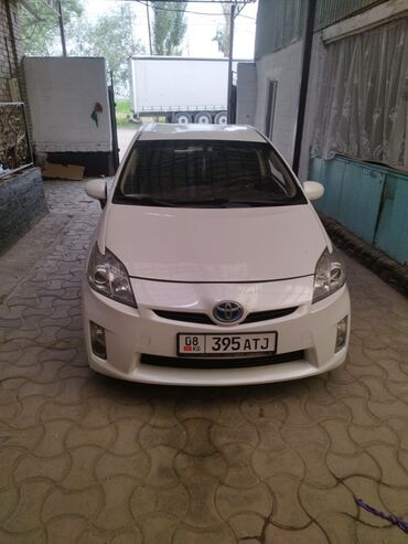 срочно продаю в связи с переездом: Toyota Prius: 2011 г., Вариатор, Гибрид, Хэтчбэк