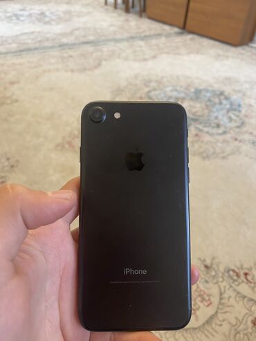 Apple iPhone: IPhone 7, Б/у, 32 ГБ, Черный, Чехол, Кабель, 99 %