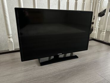 youtube телевизор: Продаю 32" Телевизор Samsung UE32EH4000W Б/У, в идеальном состоянии!