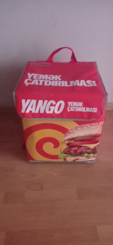 Kuryer çantaları: Yep yeni yango termo çantasi satiram ideal vəziyyətdədir işlənməyib