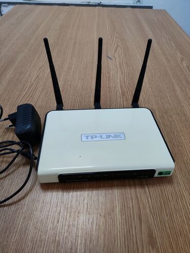 Модемы и сетевое оборудование: Wifi роутер от Tp-link