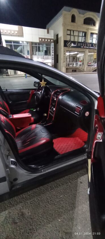 Opel: Opel Astra: 2 l | 1999 il 450 km Sedan — 3