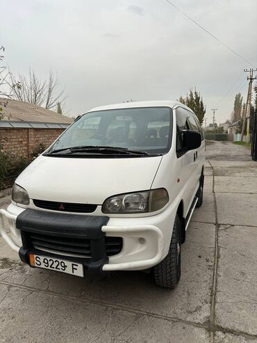 годф 2: Mitsubishi Delica: 1996 г., 2.4 л, Автомат, Бензин, Вэн/Минивэн