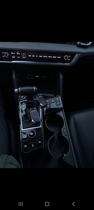 Другие детали салона: Kia — интерьер и комплектация (мультимедийный и водительский модуль) — 1