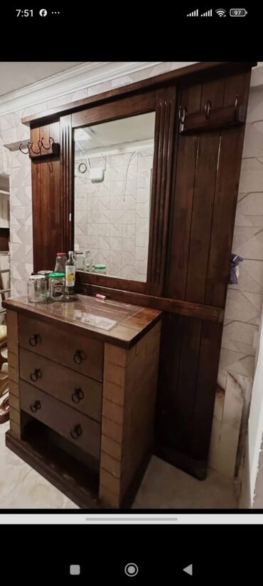 qulançar qiyməti: İşlənmiş, Açılan, 2 qapılı Düz dolab, Dəhliz dolabı