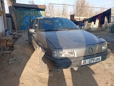 Volkswagen: Volkswagen Passat: 1993 г., 1.8 л, Механика, Бензин, Седан