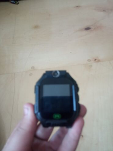 gps izləmə cihazı: Uşaq GPS ağıllı saatı Xüsusiyyətlər: - Rəng: qara, kvadrat sensor