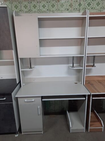 Парты: Новые столы компьютерные сом шкафчиком из российского материала длина — 9