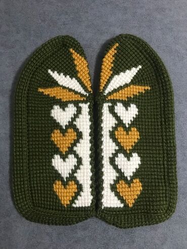 Dəstlər: Məhsul: Əl işi toxunma dəsti və naxışlı corab/başmaqlar Təsvir: - — 6