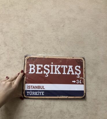 divar dekoru: Beşiktaş fanları üçün divar posteri. Yenidi salafanin icinde acilmayib