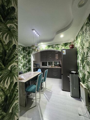 квартиры по суточно мкр: 3 комнаты, 80 м², 106 серия улучшенная, 1 этаж, Дизайнерский ремонт