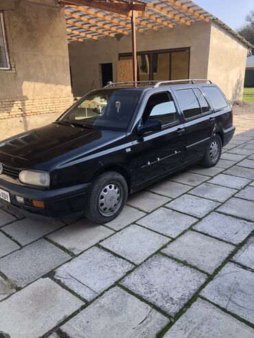 паста уневерсал: Volkswagen Golf: 1994 г., 1.8 л, Механика, Бензин, Универсал