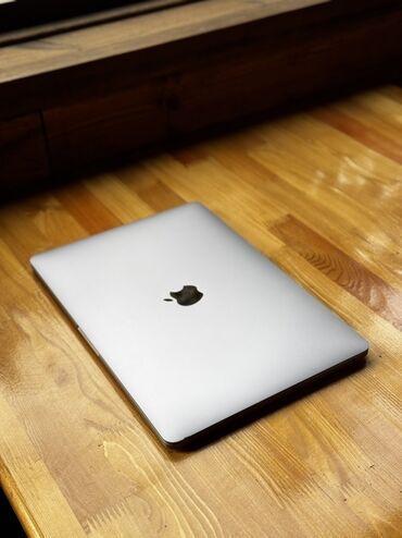 макбук 2017: Ноутбук, Apple, 8 ГБ ОЗУ, Intel Core i5, 13.3 ", Для работы, учебы