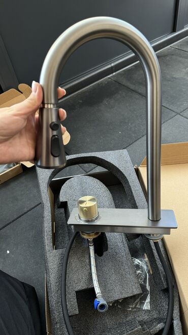 Кухонные мойки: Продается новая мойка! Цена:15000 сом! Качество 100 из 100 Метал — 11