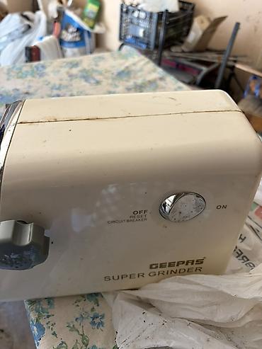 qoz cəkən maşın: Elektrik ətçəkən (sovet tipli) - Korpus: metal xrom ön panel və krem — 8