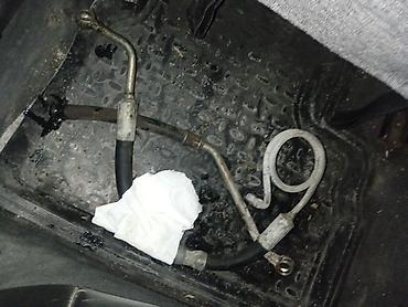 Двери и комплектующие: Предлагается черная передняя дверь для автомобиля. Дверь имеет вырез — 9