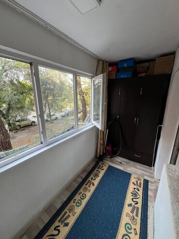 дом квартира ош: 2 бөлмө, 47 кв. м, 105-серия, 2 кабат, Евроремонт