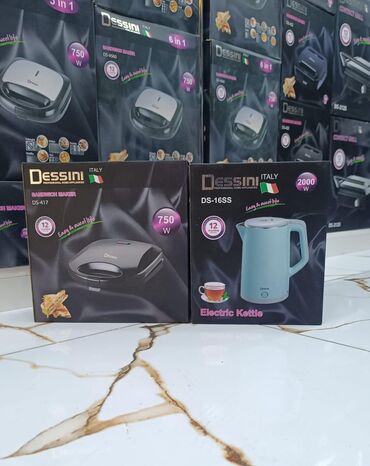 Mini popkorn aparatları: Müxtəlif məişət əşyaları topası. Dəstdə Dessini əl mikseri, saç — 5