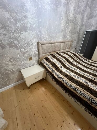 Yataq otağı dəstləri: İkinəfərlik çarpayı, Komod — 1