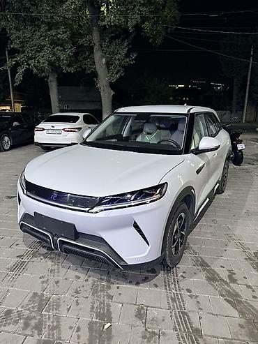wuling mini ev: BYD E2: 2024 г., Автомат, Электромобиль, Кроссовер — 1