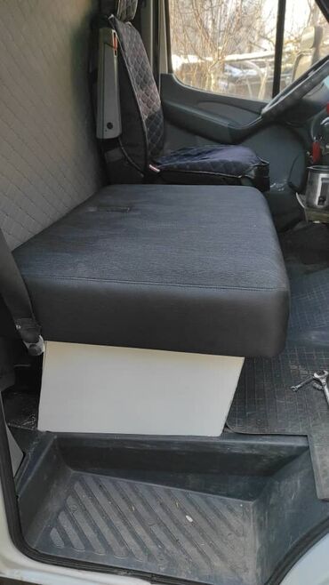 стул с партой: Переднее сиденье, Mercedes-Benz 2003 г.