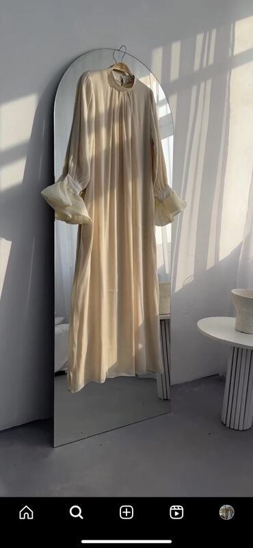 Платья: Вечернее платье, Длинная модель, С рукавами, Шлейф, M (EU 38)