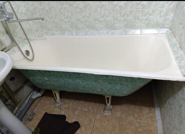 Скупка окон и дверей: Срочно продаю бу чугунная ванна размер 150.70 доставка по городу без
