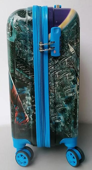 Rančevi, torbe i koferi: Dečiji kofer na točkiće sa motivom Spajdermena, idealan za putovanja — 8