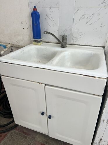 dam örtü: Mətbəx üçün iki gözlü lavabo və alt dolab - Material: metal karkaslı