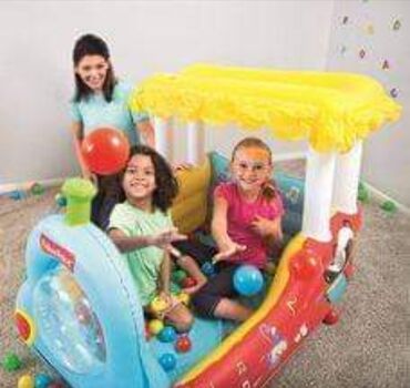 Ostale dečije stvari: Cena 4850 din Bestway 93537 Fisher Price Voz sa 25 loptica 132 x 94 x — 5
