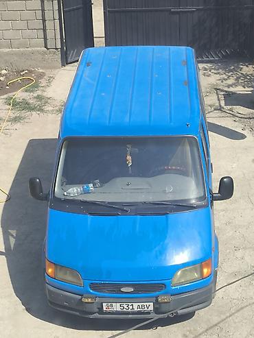 sprinter 2 2: Синий грузовой фургон Ford Transit (короткая база, цельнометаллический — 5