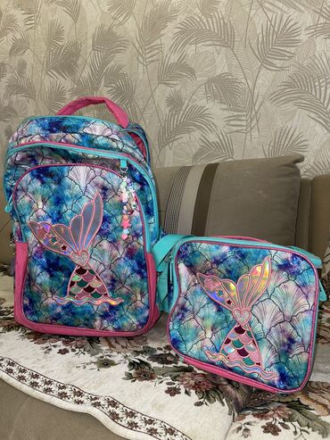 Çantalar: Mektebli çantasi ve yemek çantasi. Dest sekilde satilir. Sentyabrda — 2